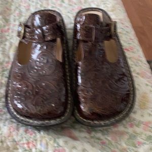 Alergria. So comfortable and shiny.